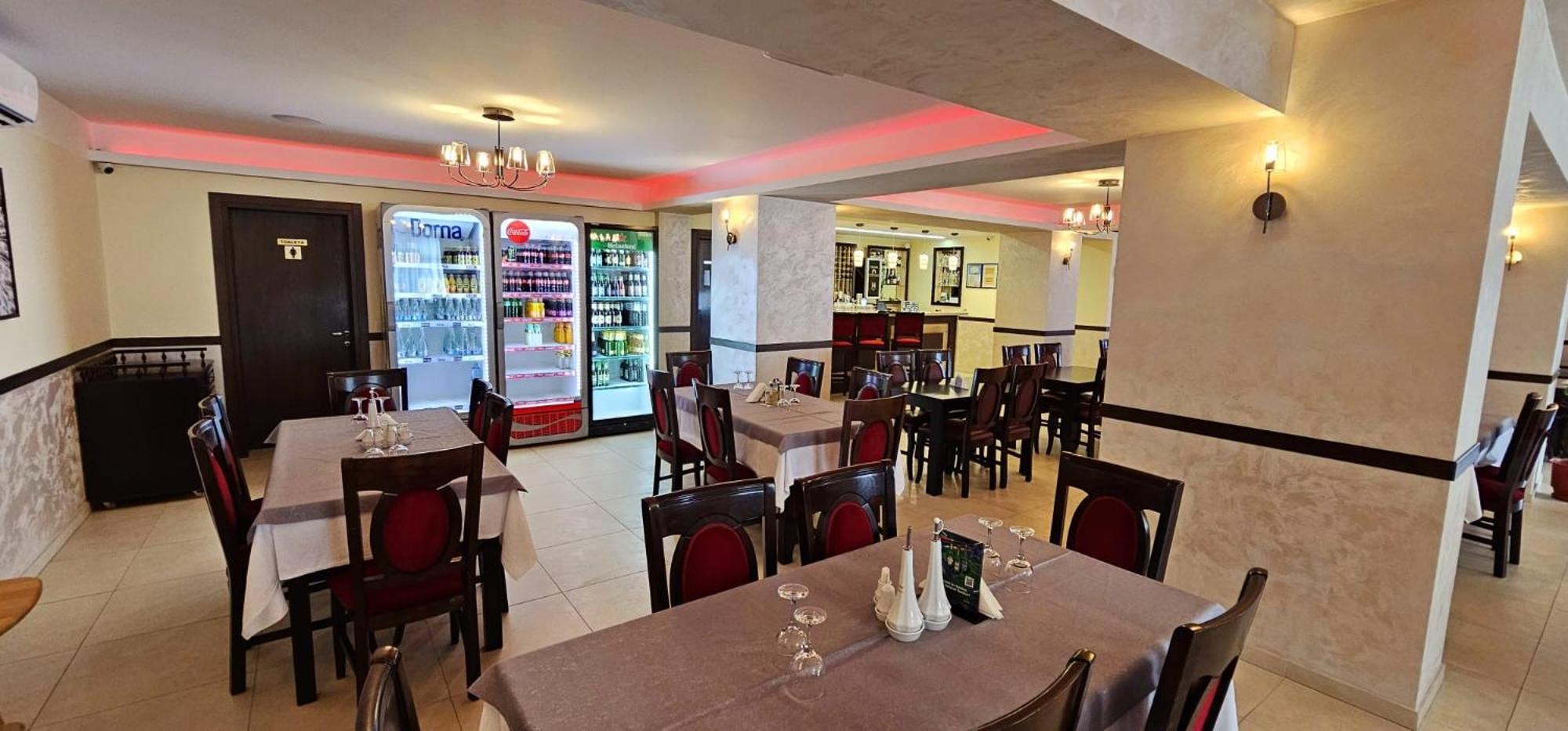 Pensiune Restaurant Pizzerie 2 Pauni Борша Экстерьер фото